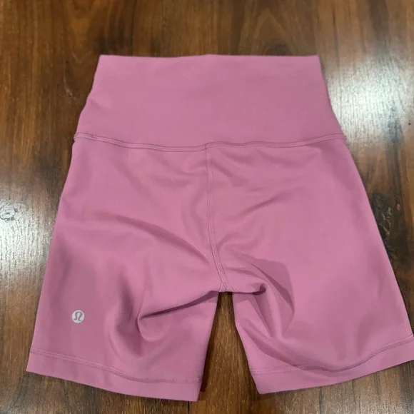 Lululemon Wunder Train High-Rise Short 6" vintage plum Size 4 - Picture 4 of 8